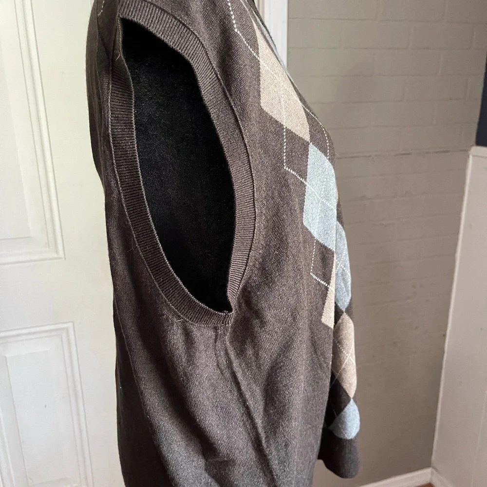 Argyle V-Neck Knit Cashmere Sweater Vest‎ in Brown, Tan & Light Blue